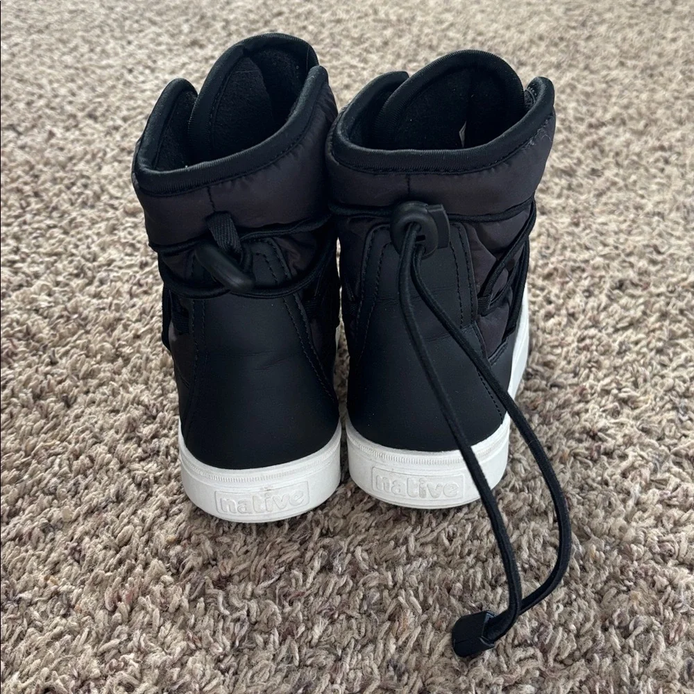 NATIVE BLACK SNOW BOOT- Toddler size c10